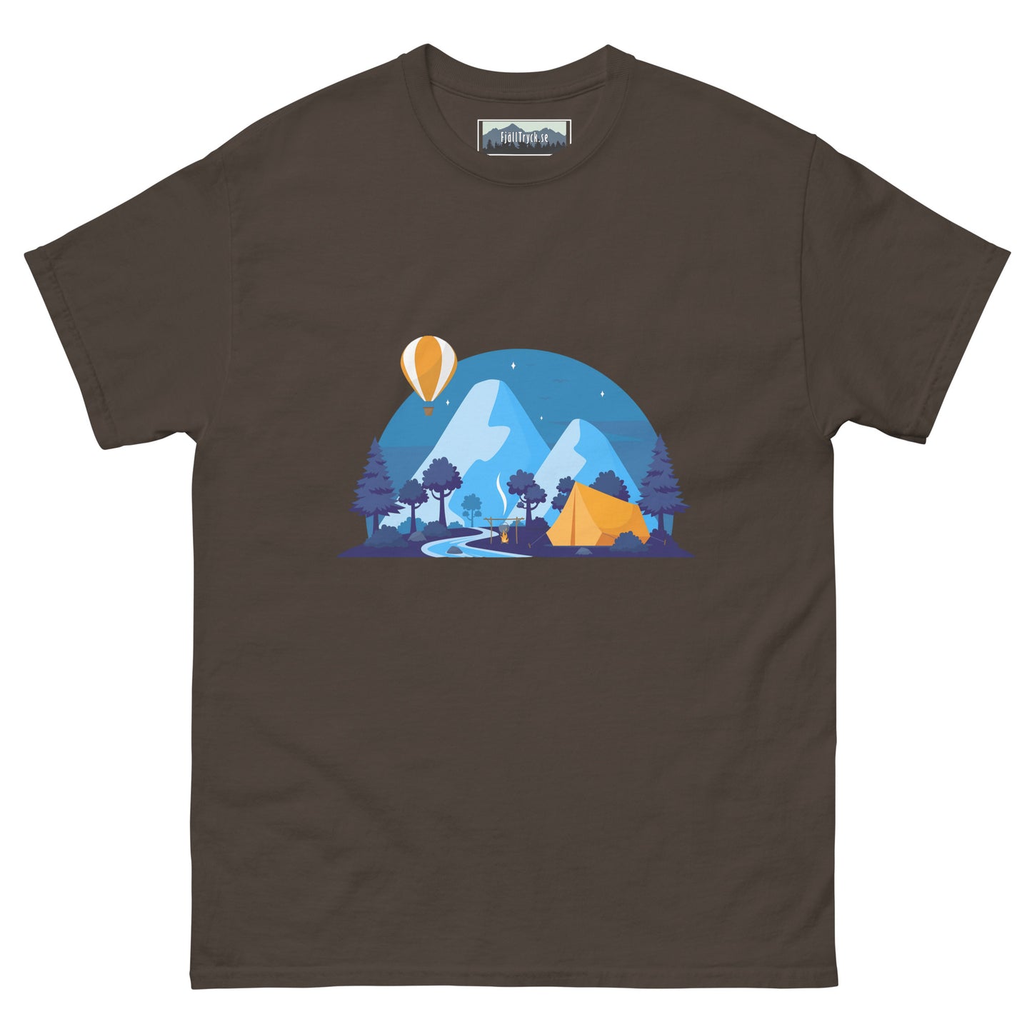Adventure Awaits - Tshirt